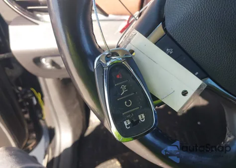 2018 Chevrolet Traverse High Country z USA, uszkodzony, nr VIN 1GNEVKKW8JJ229114